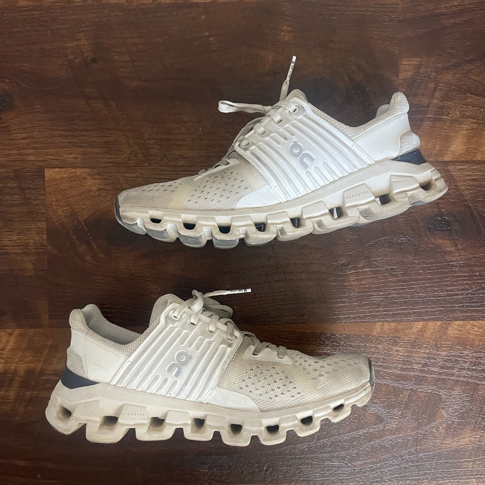 On Cloudswift running shoes